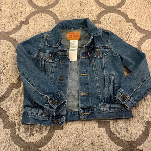 Levi's Other - Levi's Classic Blue Denim Trucker Jacket